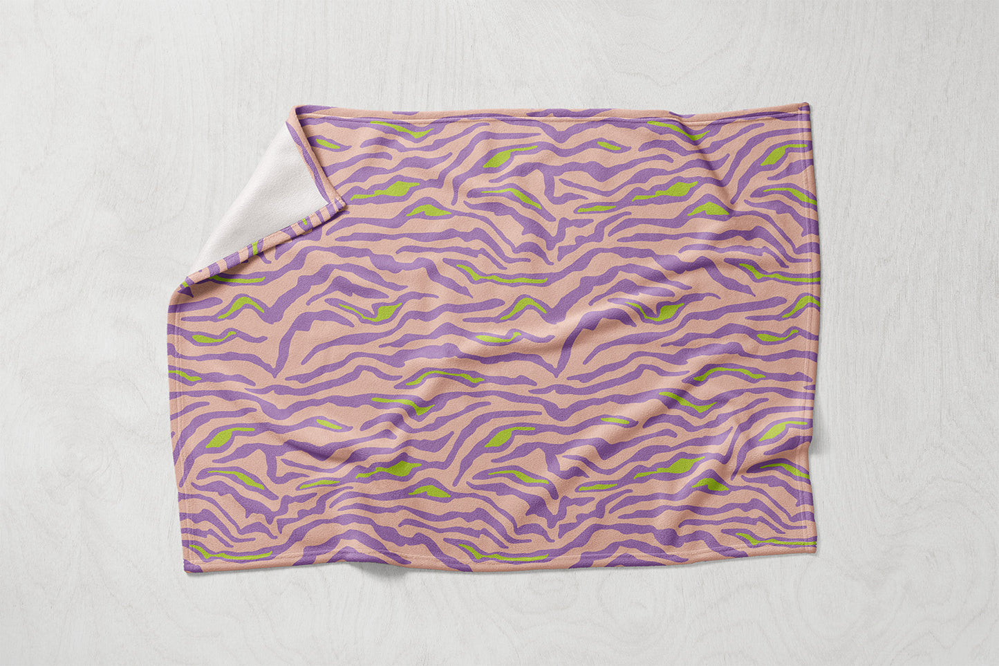 Manta / Toalha Padrão Tigre Rosa, Lilás e Verde - M045